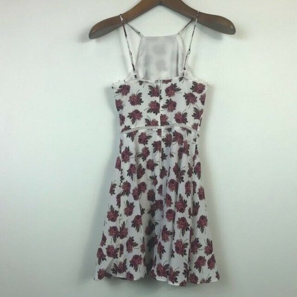 B Darlin Junior 15/16 White Floral Dress NWT CI56 - Picture 4 of 7